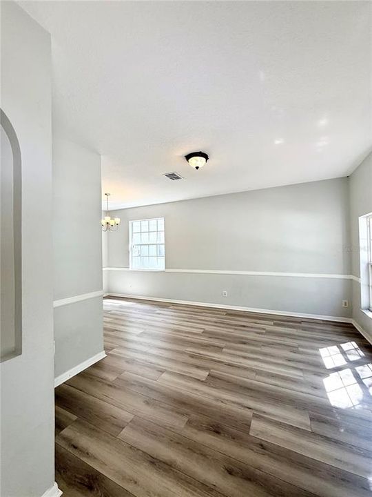 For Rent: $2,500 (4 beds, 2 baths, 1828 Square Feet)