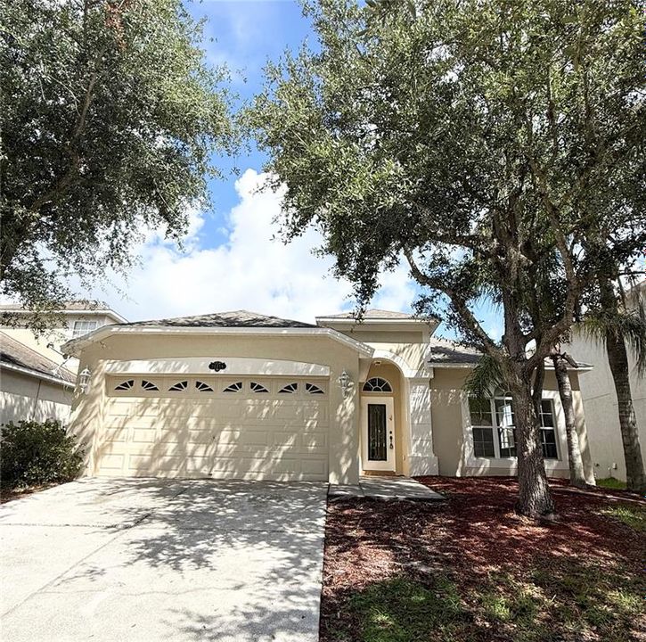 For Rent: $2,500 (4 beds, 2 baths, 1828 Square Feet)