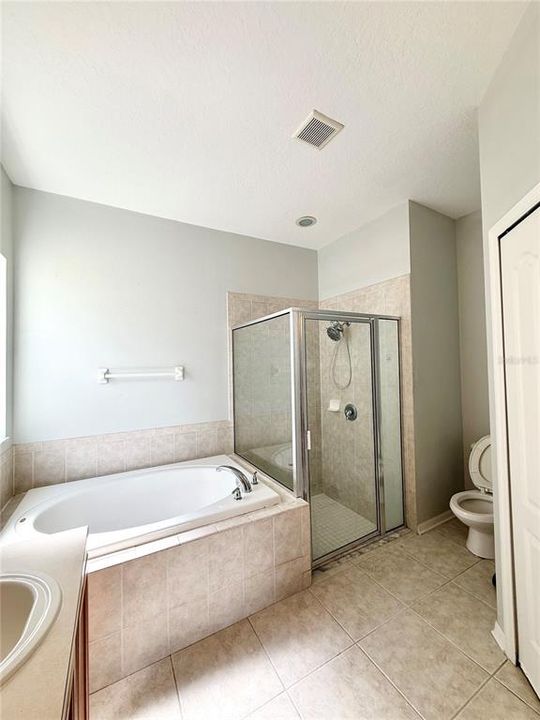 For Rent: $2,500 (4 beds, 2 baths, 1828 Square Feet)