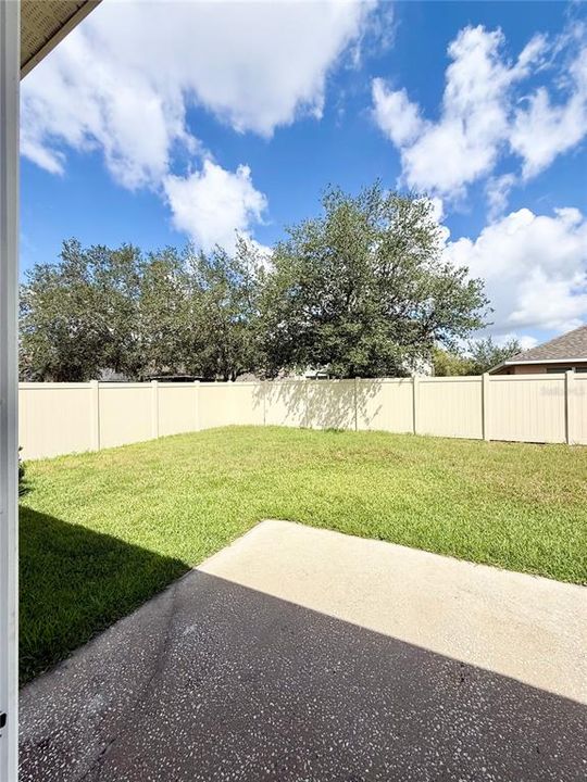 For Rent: $2,500 (4 beds, 2 baths, 1828 Square Feet)