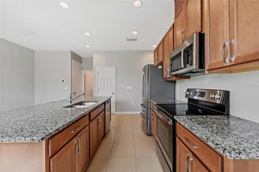 For Sale: $283,000 (4 beds, 2 baths, 1495 Square Feet)