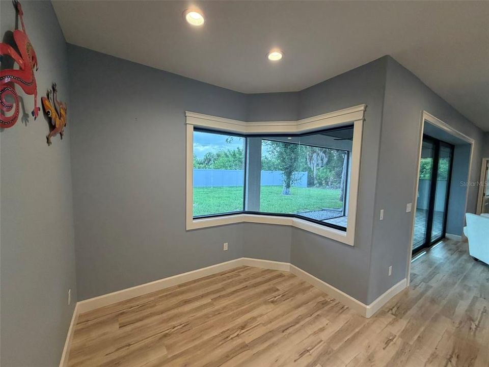 For Sale: $525,000 (3 beds, 2 baths, 1812 Square Feet)