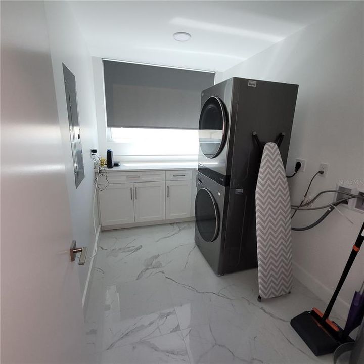 For Rent: $5,500 (4 beds, 2 baths, 2315 Square Feet)