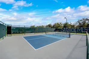 Activo con contrato: $295,000 (2 camas, 2 baños, 1309 Pies cuadrados)