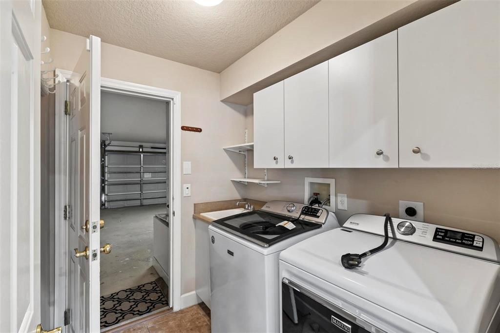 В аренду: $3,200 (5 спален, 3 ванн, 2858 Квадратных фут)