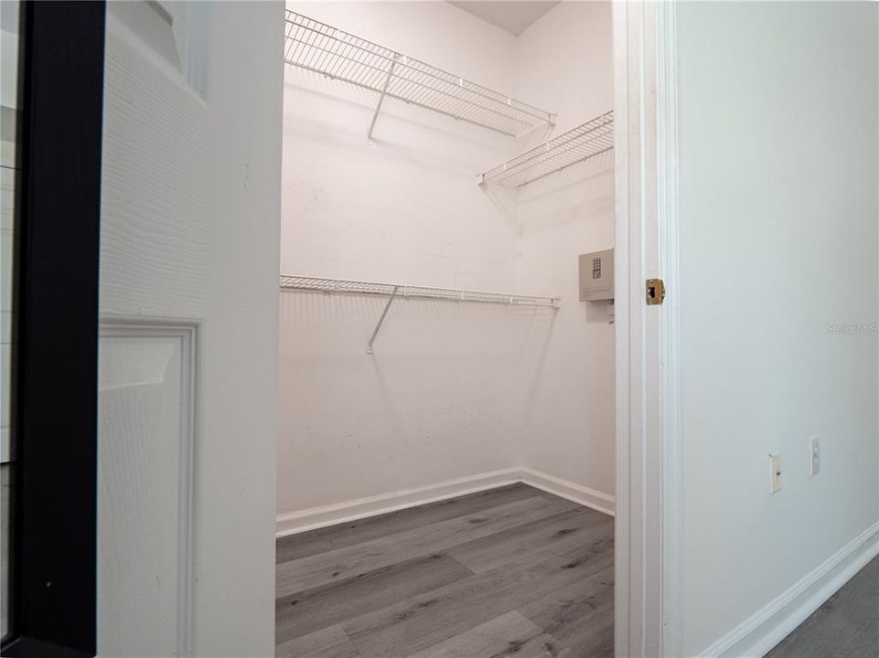 Под контрактом: $299,000 (2 спален, 2 ванн, 1176 Квадратных фут)