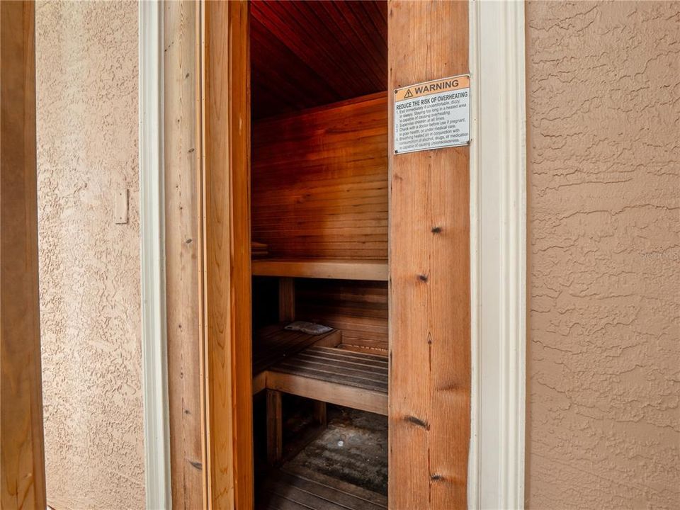 Под контрактом: $299,000 (2 спален, 2 ванн, 1176 Квадратных фут)