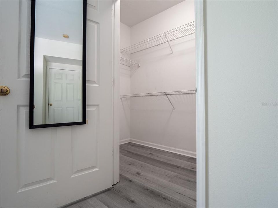 Под контрактом: $299,000 (2 спален, 2 ванн, 1176 Квадратных фут)