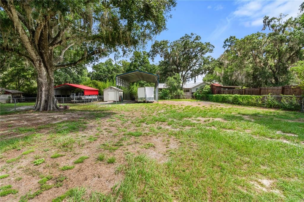 For Sale: $249,000 (3 beds, 2 baths, 884 Square Feet)