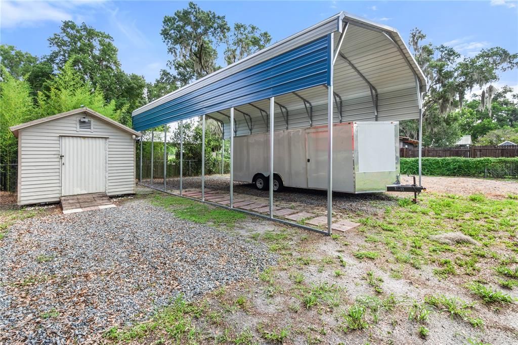 For Sale: $249,000 (3 beds, 2 baths, 884 Square Feet)