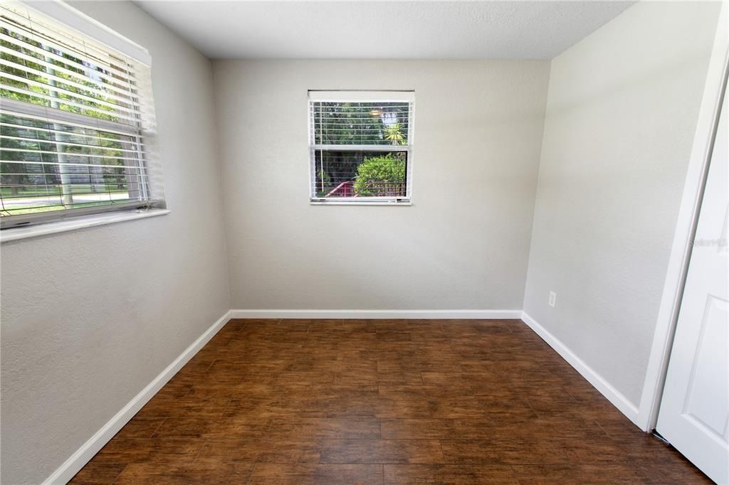 For Sale: $249,000 (3 beds, 2 baths, 884 Square Feet)