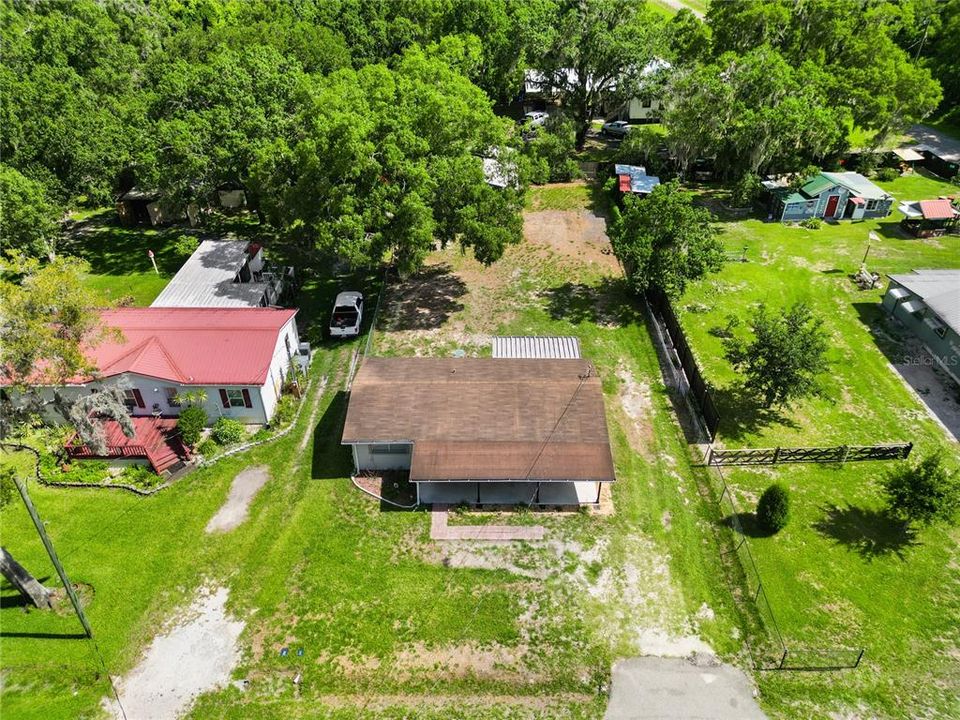 For Sale: $249,000 (3 beds, 2 baths, 884 Square Feet)