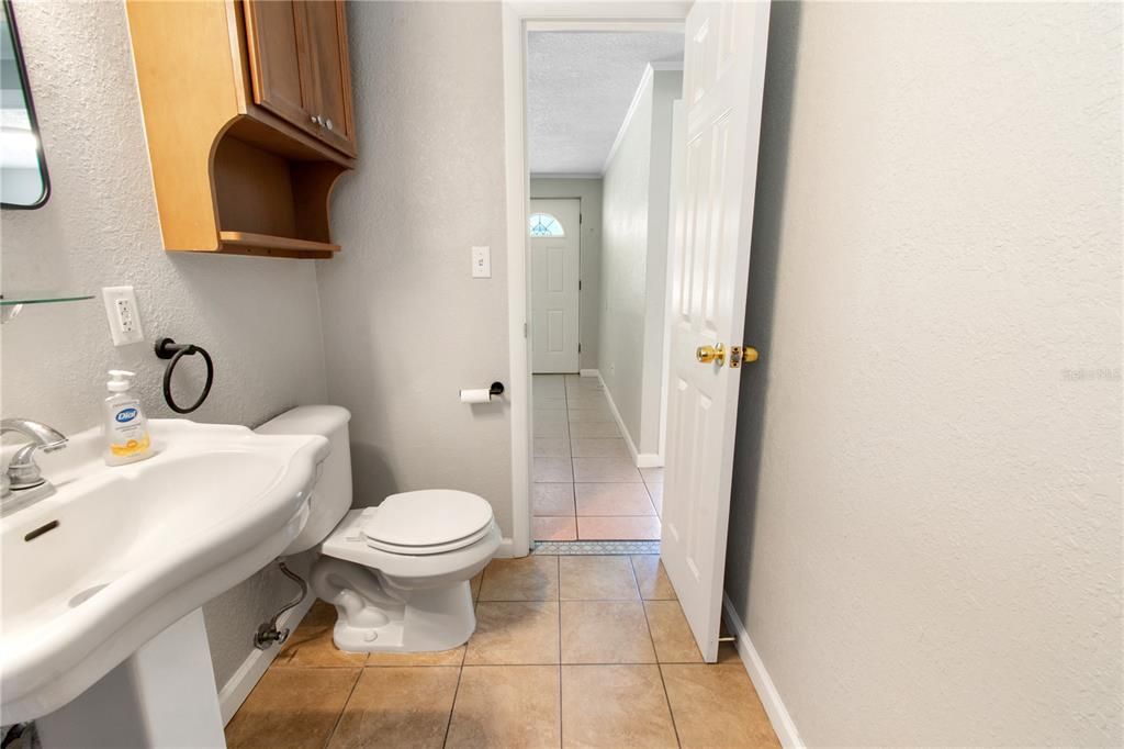 For Sale: $249,000 (3 beds, 2 baths, 884 Square Feet)