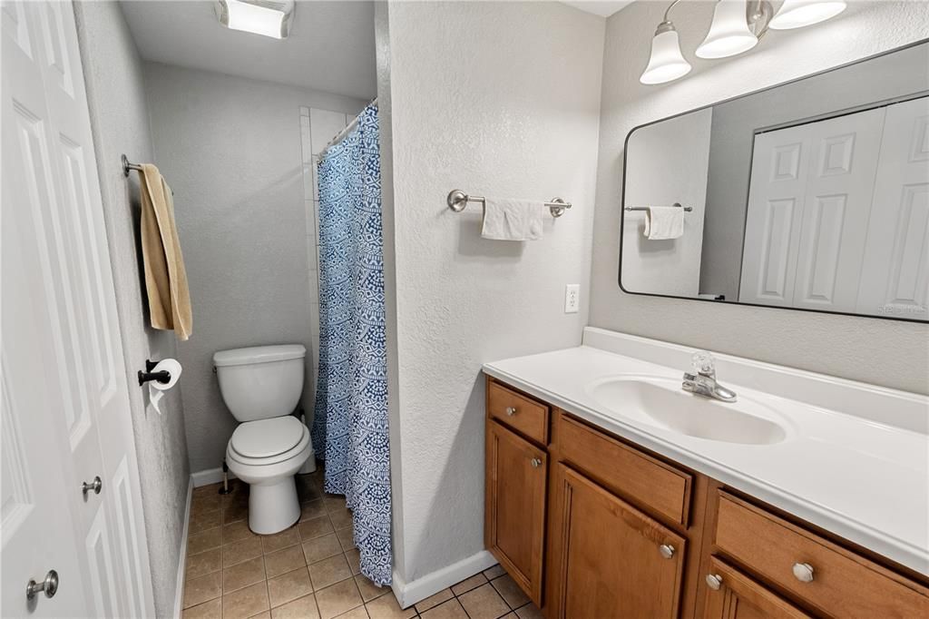 For Sale: $249,000 (3 beds, 2 baths, 884 Square Feet)