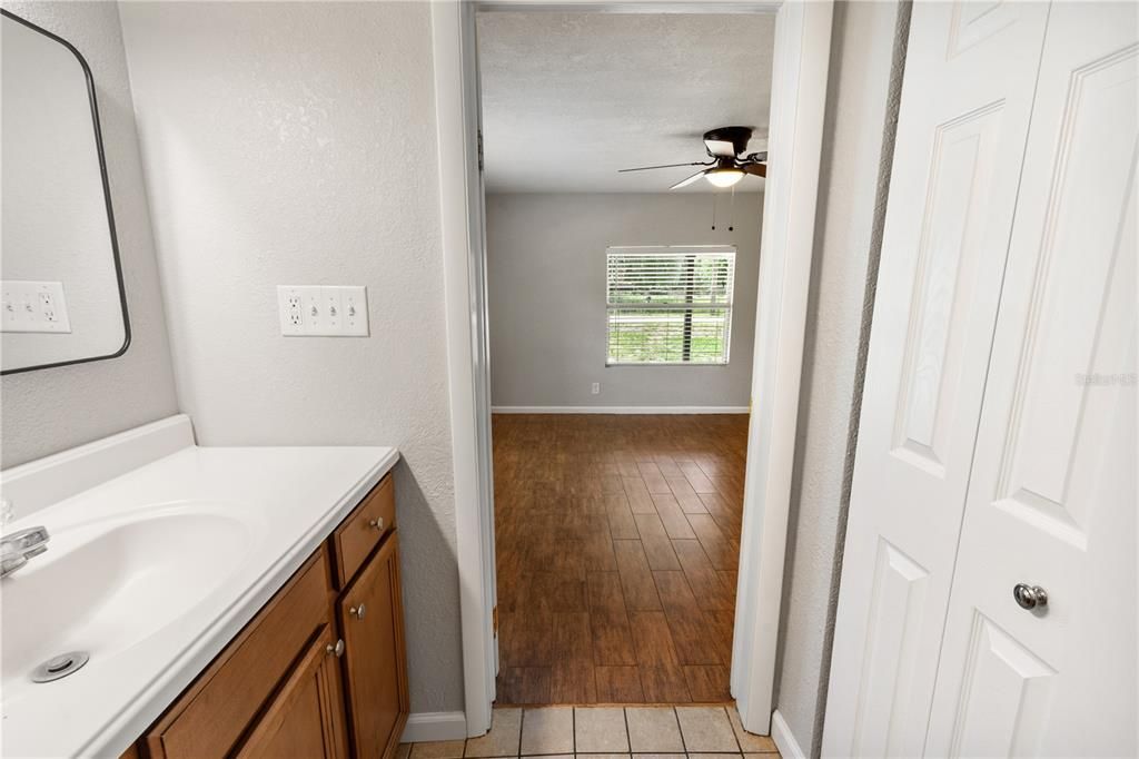 For Sale: $249,000 (3 beds, 2 baths, 884 Square Feet)