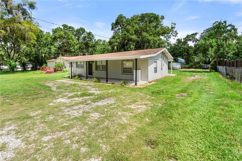 For Sale: $249,000 (3 beds, 2 baths, 884 Square Feet)