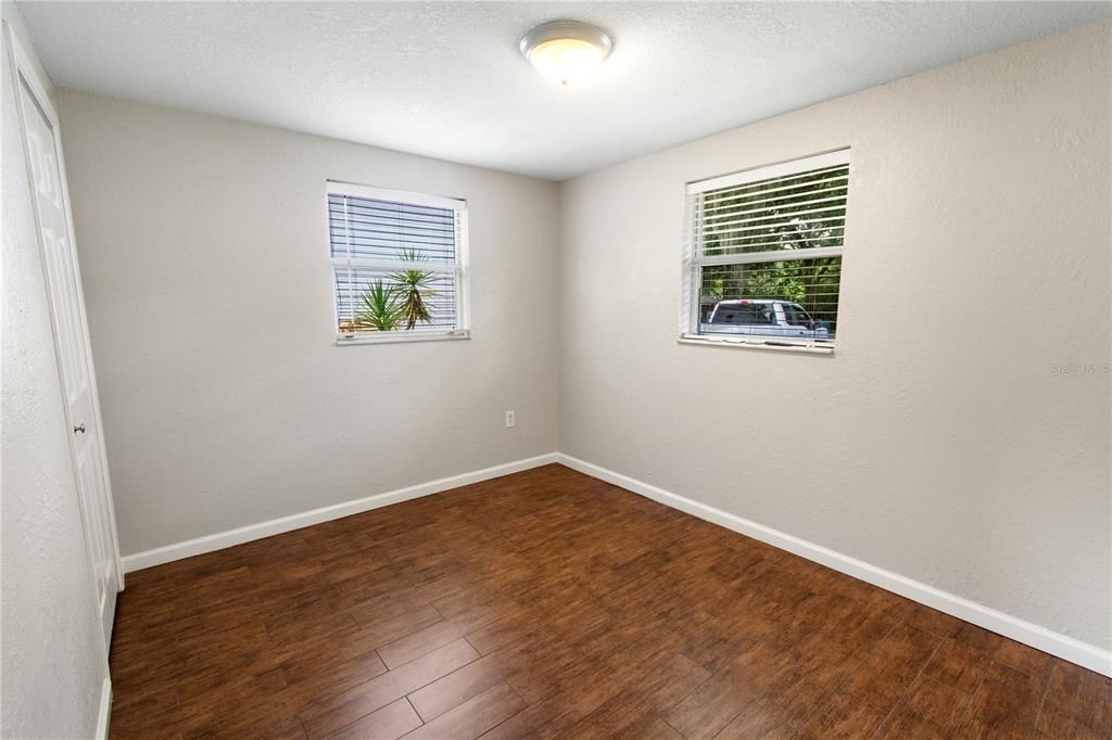 For Sale: $249,000 (3 beds, 2 baths, 884 Square Feet)