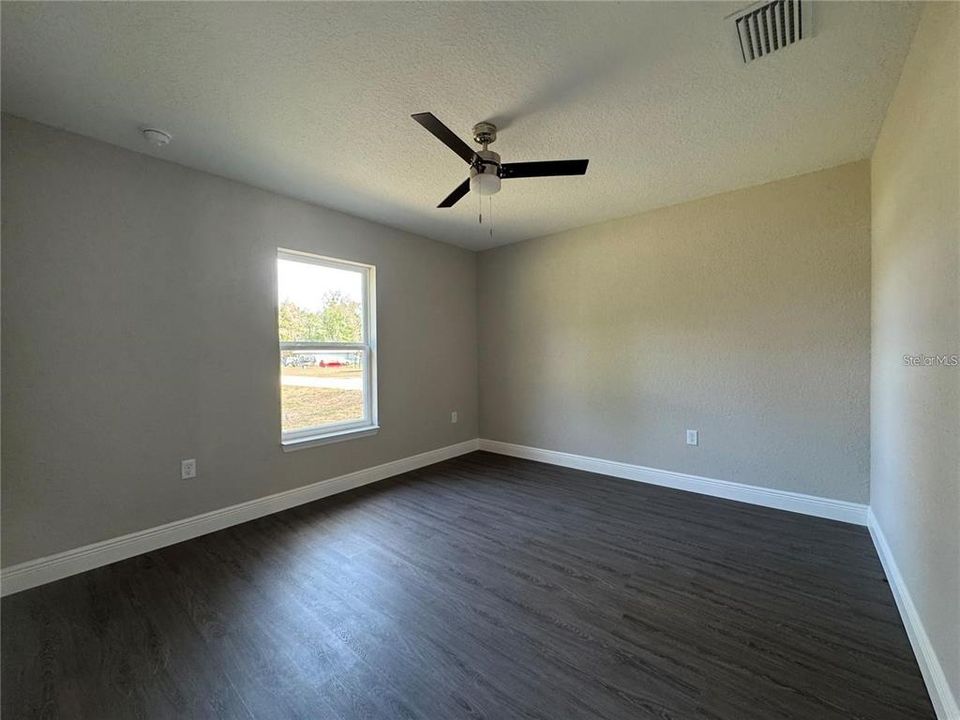 En Venta: $263,995 (3 camas, 2 baños, 1355 Pies cuadrados)