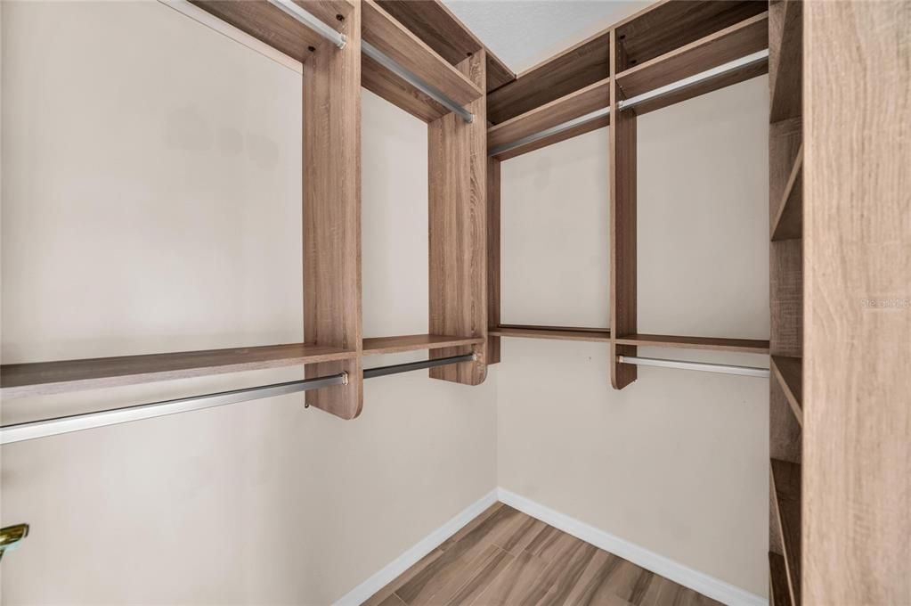 En Venta: $865,000 (4 camas, 3 baños, 3045 Pies cuadrados)