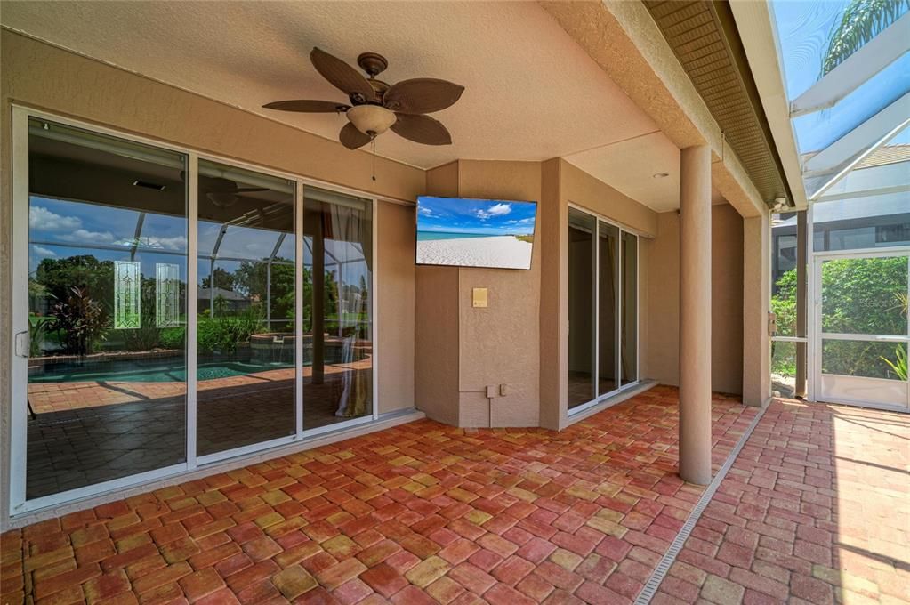 En Venta: $865,000 (4 camas, 3 baños, 3045 Pies cuadrados)