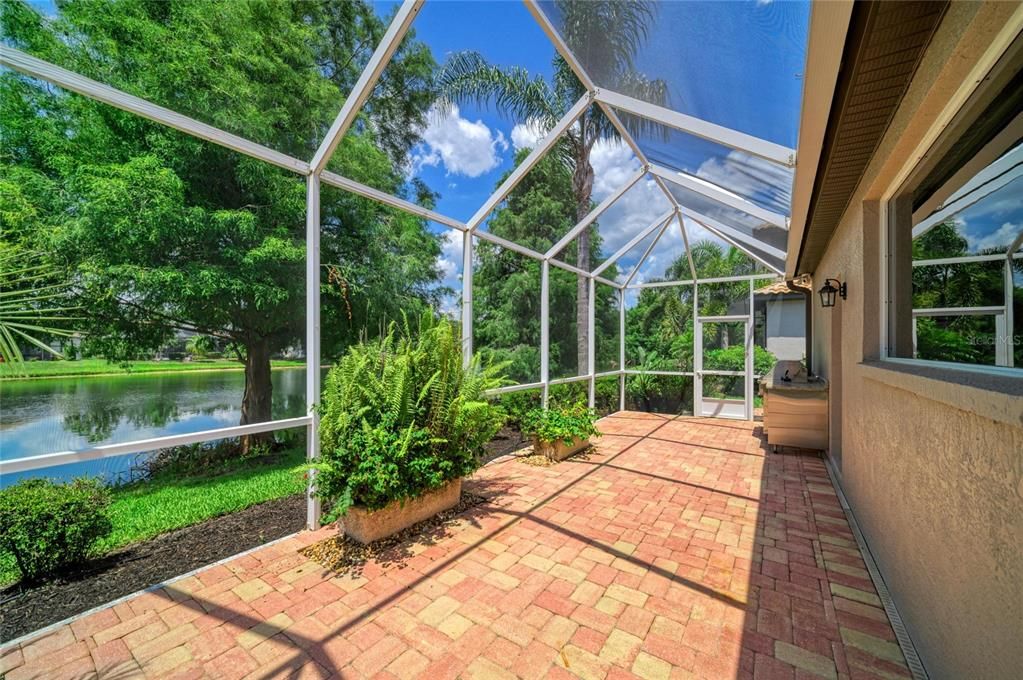 En Venta: $865,000 (4 camas, 3 baños, 3045 Pies cuadrados)