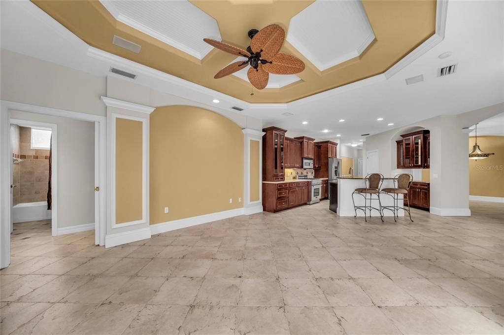 En Venta: $865,000 (4 camas, 3 baños, 3045 Pies cuadrados)