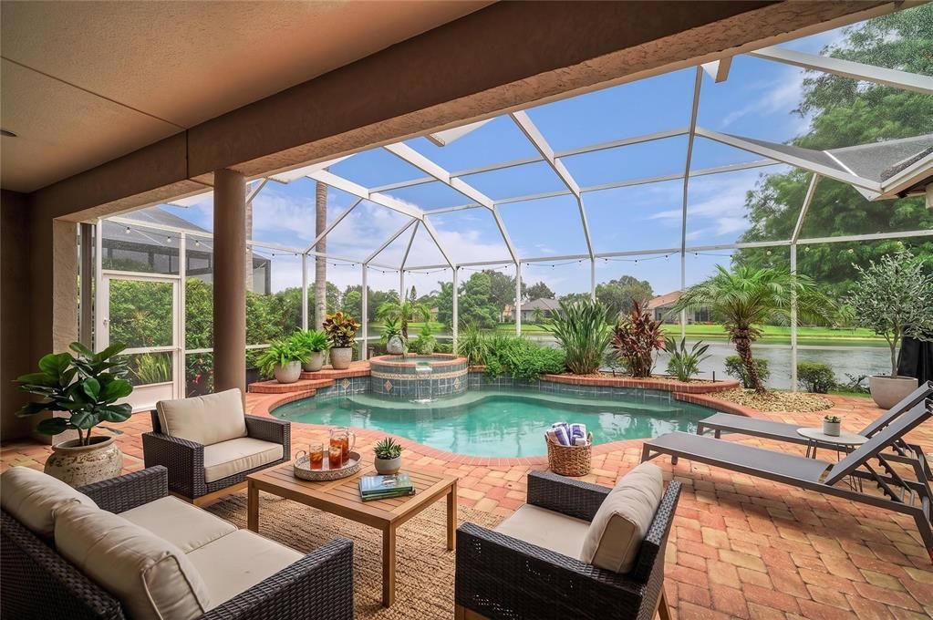 En Venta: $865,000 (4 camas, 3 baños, 3045 Pies cuadrados)