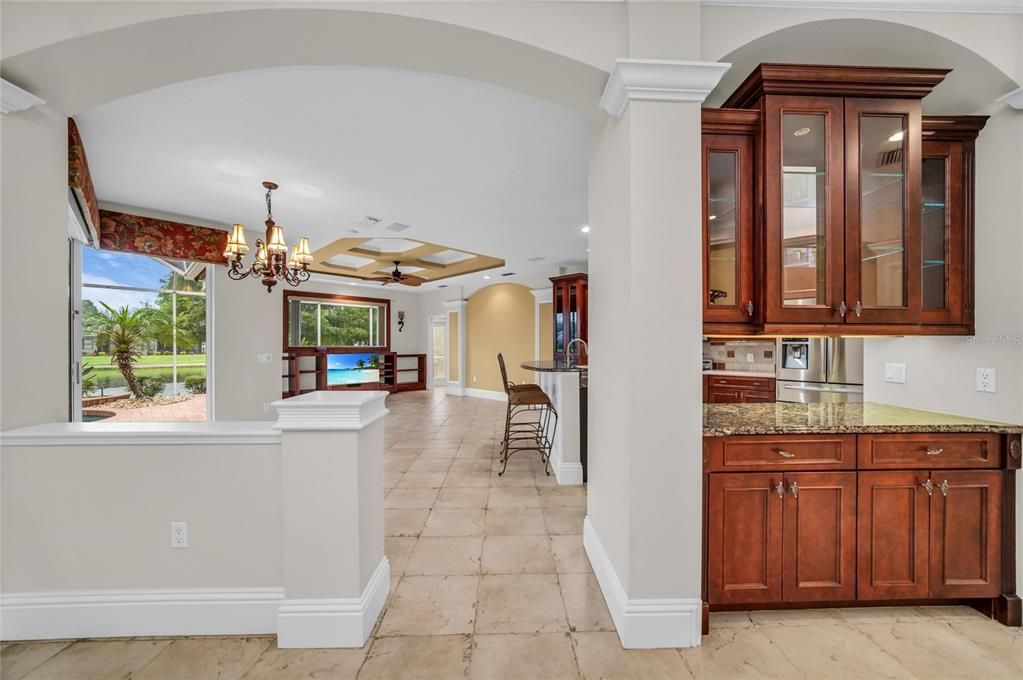 En Venta: $865,000 (4 camas, 3 baños, 3045 Pies cuadrados)