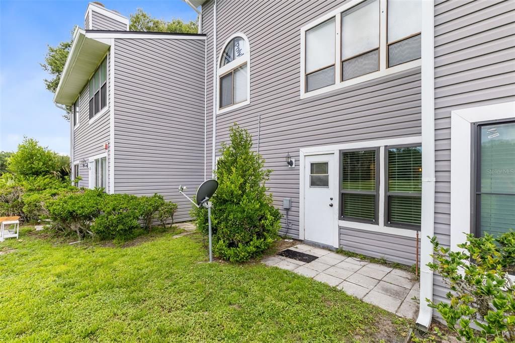 For Sale: $164,900 (1 beds, 1 baths, 732 Square Feet)