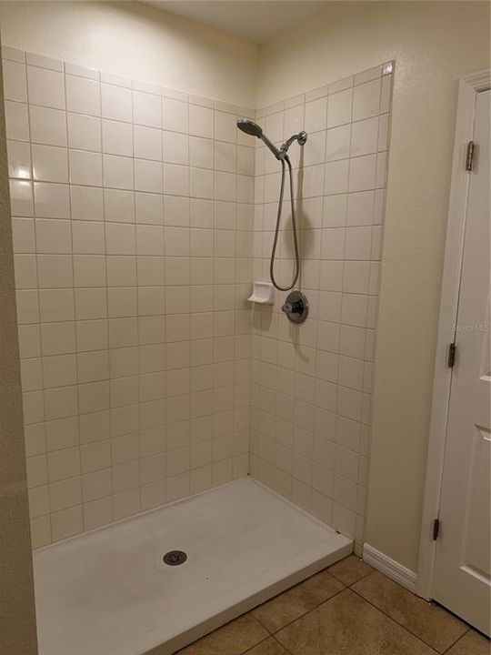 В аренду: $2,300 (3 спален, 2 ванн, 1431 Квадратных фут)