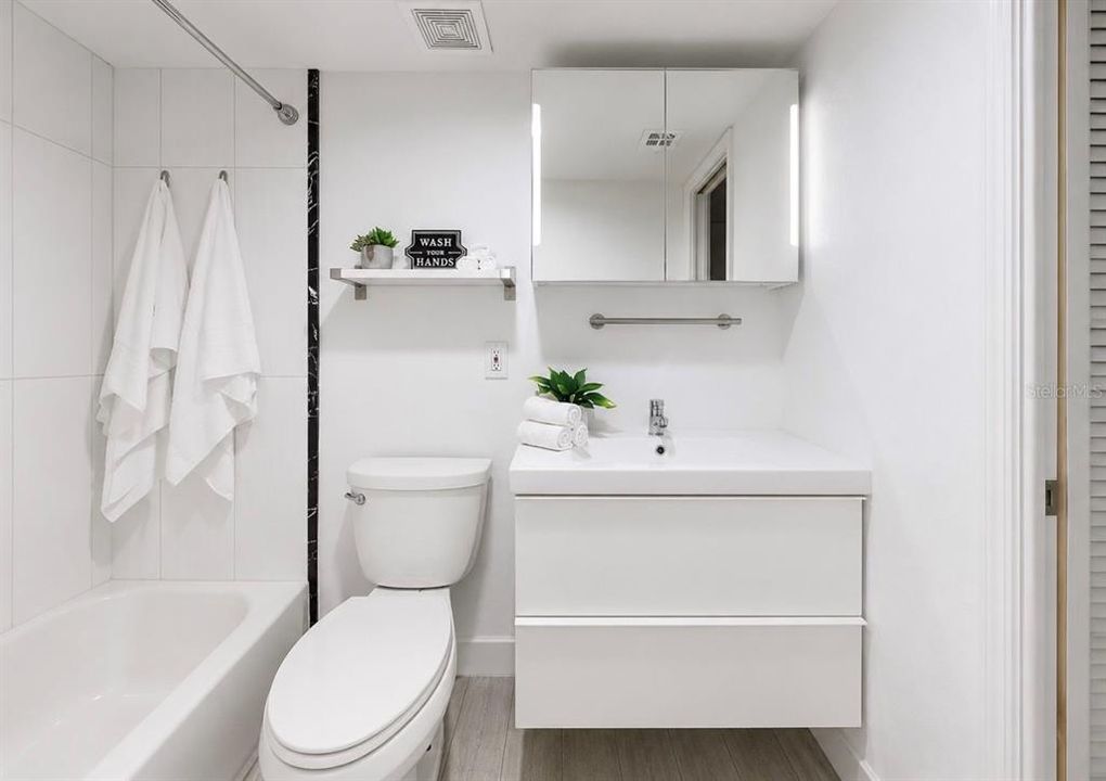 В аренду: $1,900 (2 спален, 2 ванн, 1084 Квадратных фут)