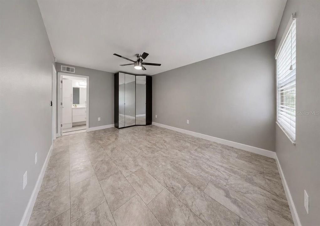 В аренду: $1,900 (2 спален, 2 ванн, 1084 Квадратных фут)
