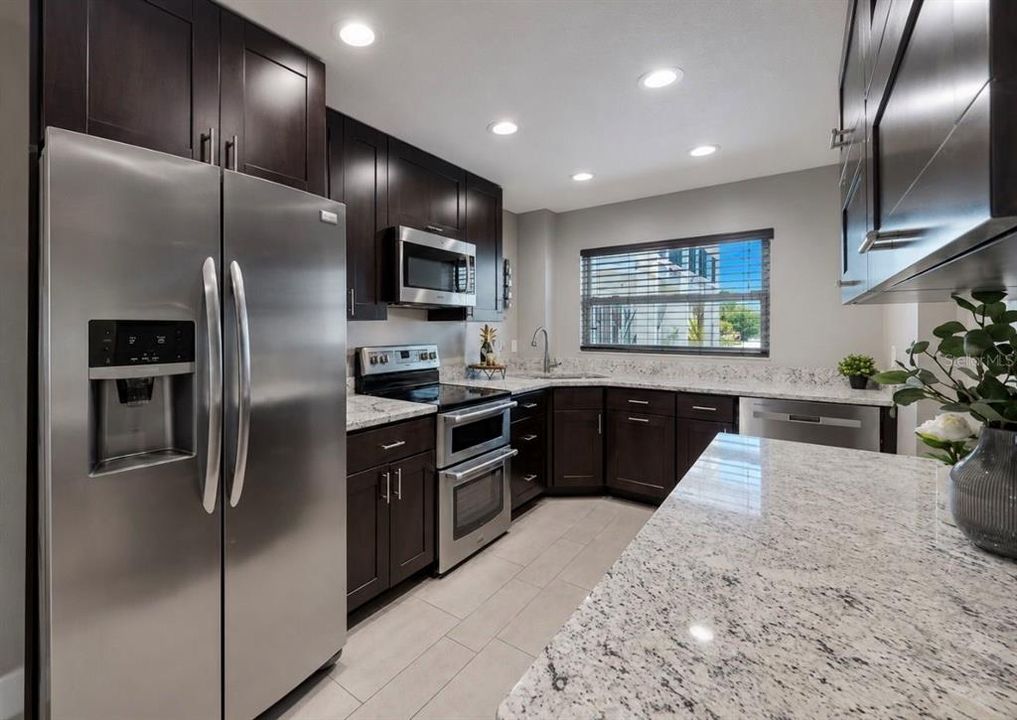 В аренду: $1,900 (2 спален, 2 ванн, 1084 Квадратных фут)
