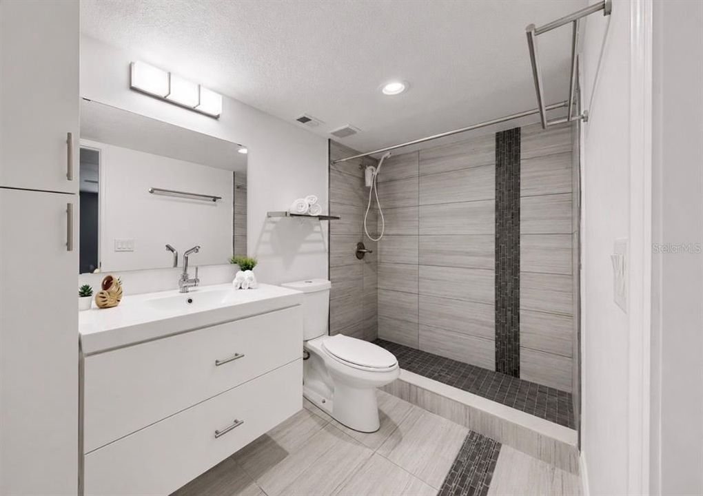 В аренду: $1,900 (2 спален, 2 ванн, 1084 Квадратных фут)