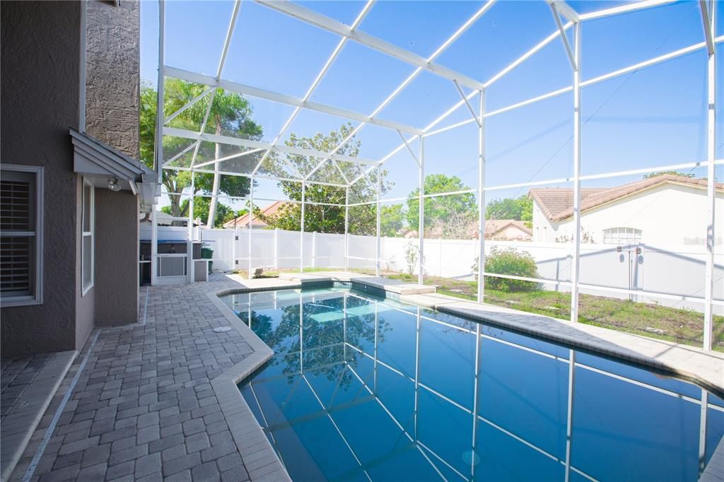 En Venta: $639,000 (4 camas, 2 baños, 2471 Pies cuadrados)