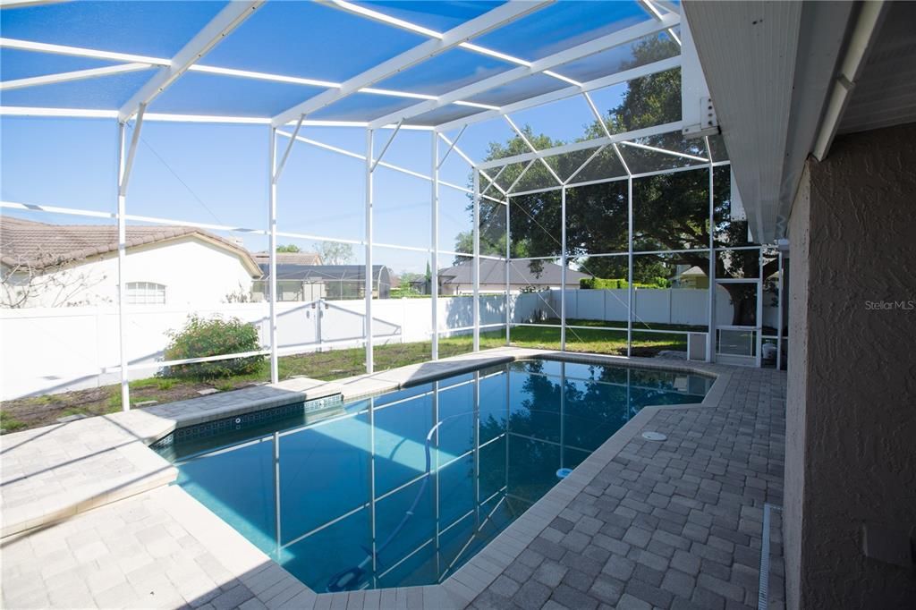 En Venta: $639,000 (4 camas, 2 baños, 2471 Pies cuadrados)