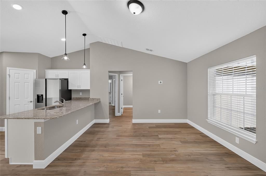For Sale: $234,000 (3 beds, 2 baths, 1286 Square Feet)