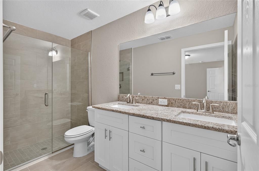 For Sale: $234,000 (3 beds, 2 baths, 1286 Square Feet)
