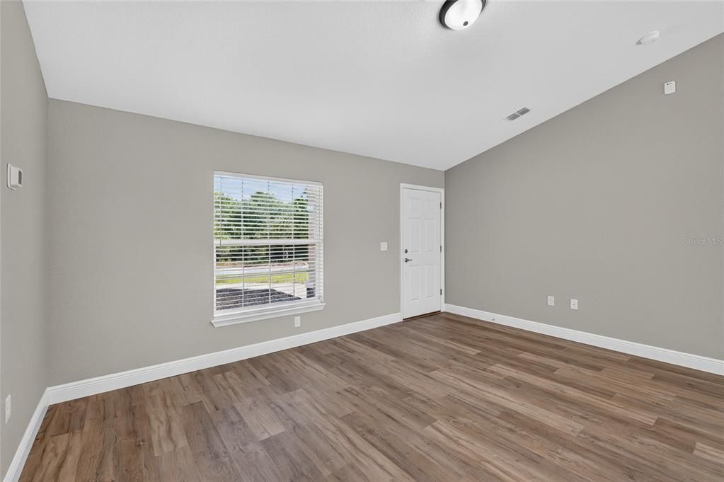 For Sale: $234,000 (3 beds, 2 baths, 1286 Square Feet)