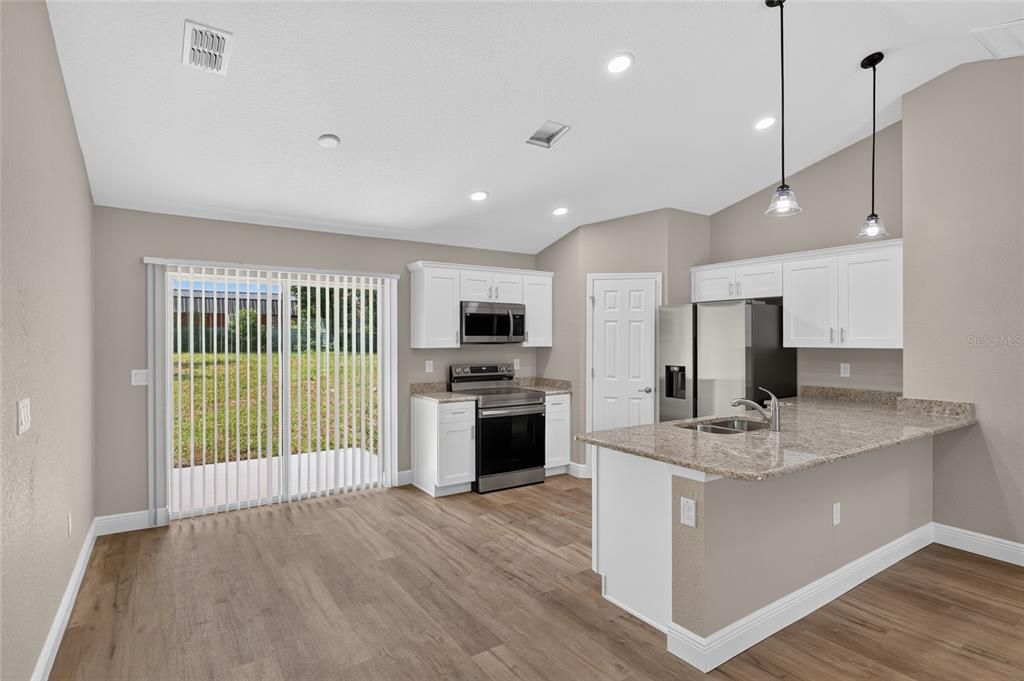 For Sale: $234,000 (3 beds, 2 baths, 1286 Square Feet)