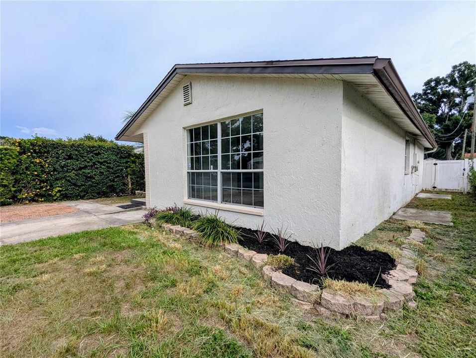 For Sale: $317,900 (3 beds, 1 baths, 1147 Square Feet)