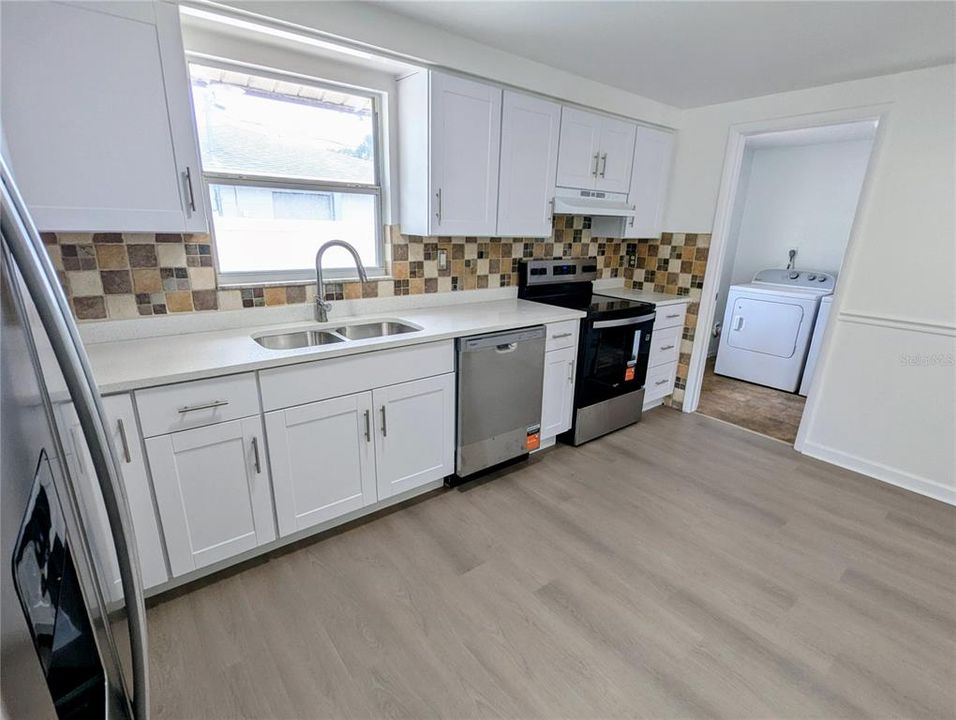 For Sale: $317,900 (3 beds, 1 baths, 1147 Square Feet)