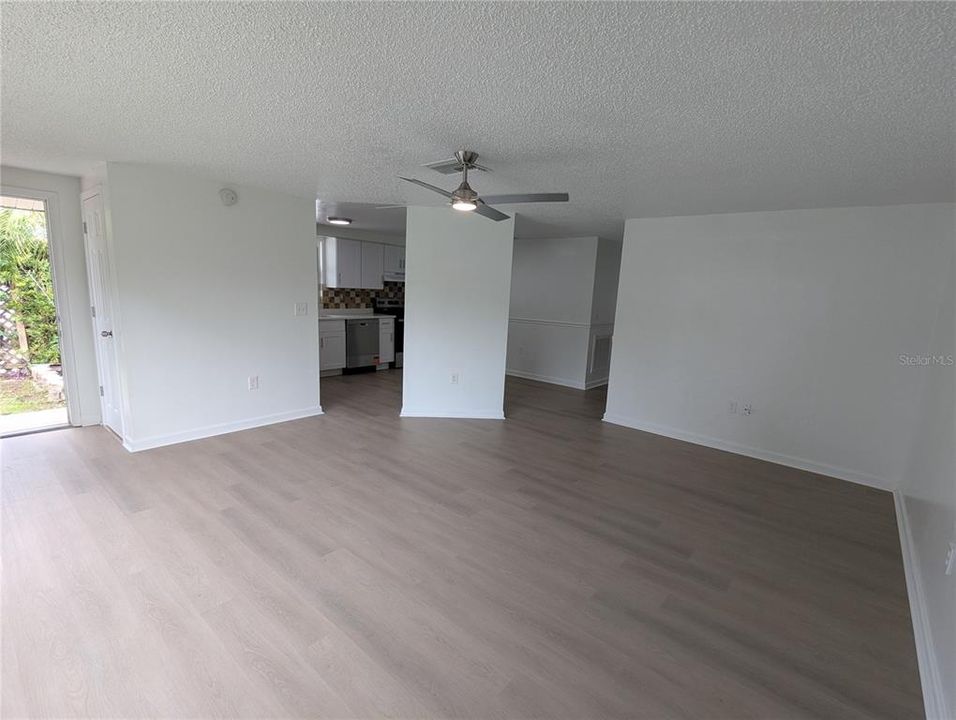 For Sale: $317,900 (3 beds, 1 baths, 1147 Square Feet)