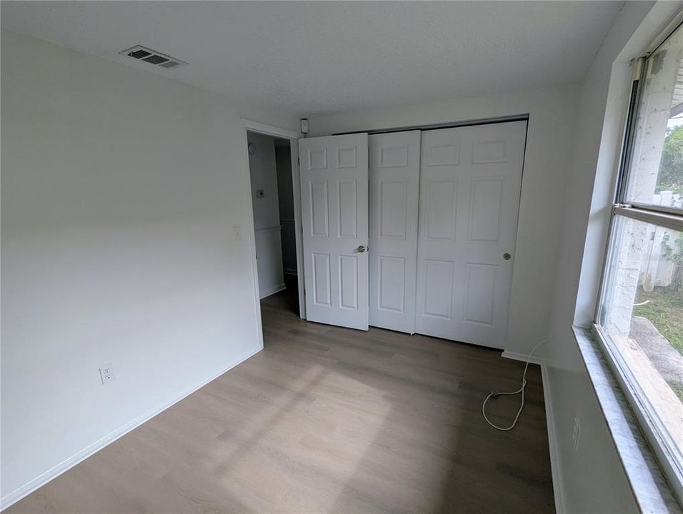 For Sale: $317,900 (3 beds, 1 baths, 1147 Square Feet)