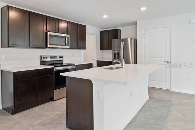 For Rent: $2,400 (5 beds, 3 baths, 2481 Square Feet)