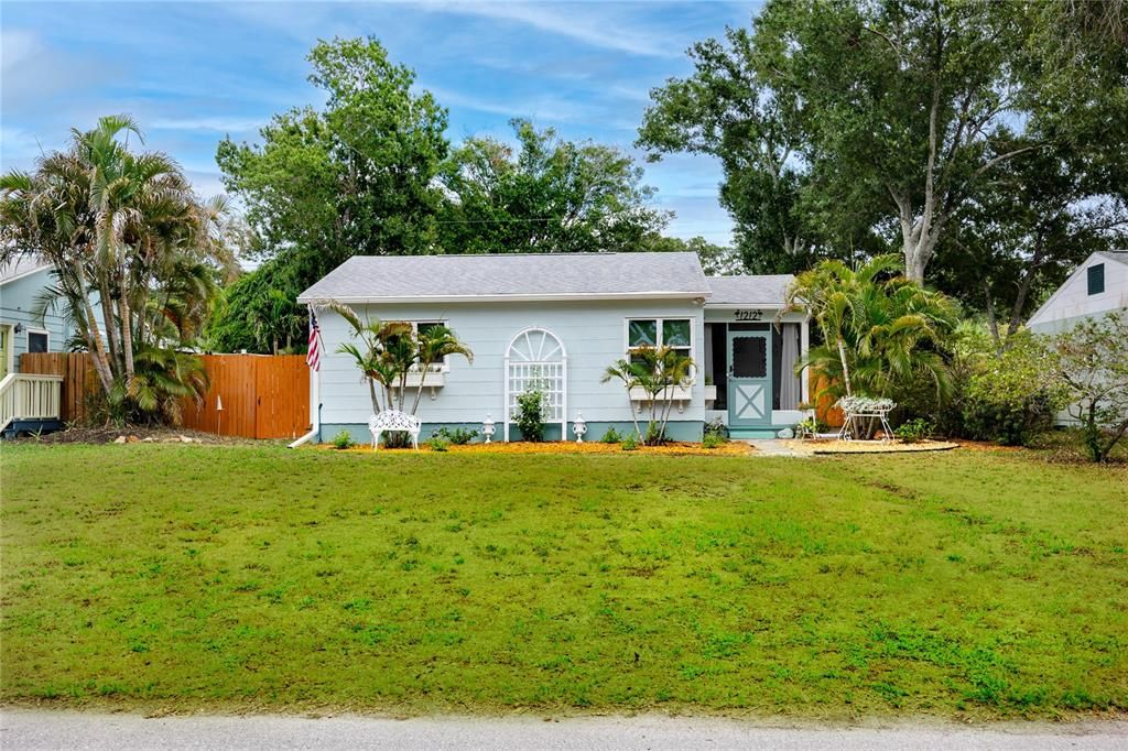 На продажу: $365,000 (2 спален, 2 ванн, 944 Квадратных фут)