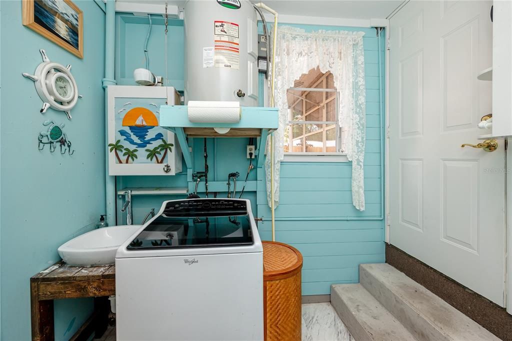 На продажу: $365,000 (2 спален, 2 ванн, 944 Квадратных фут)