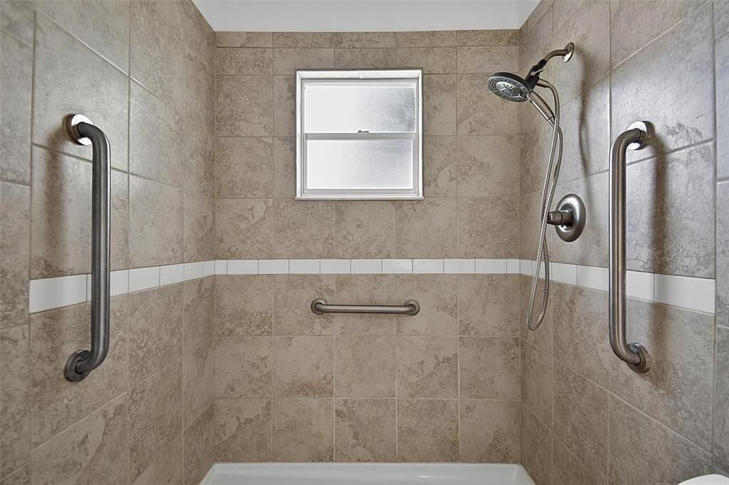 Active With Contract: $210,000 (3 beds, 2 baths, 1263 Square Feet)