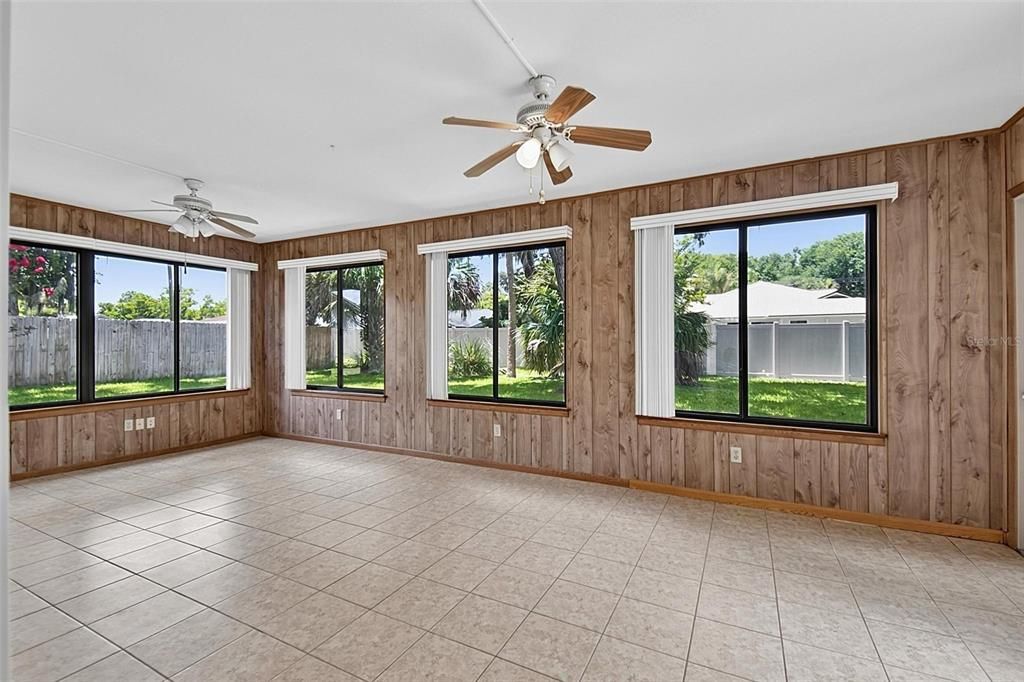 Active With Contract: $210,000 (3 beds, 2 baths, 1263 Square Feet)