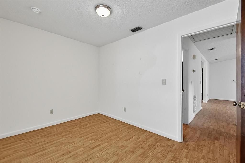 Active With Contract: $210,000 (3 beds, 2 baths, 1263 Square Feet)